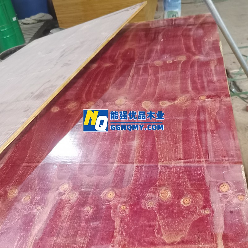 高檔木工板供應(yīng)，厚度均勻密實(shí)，專(zhuān)業(yè)工廠直供